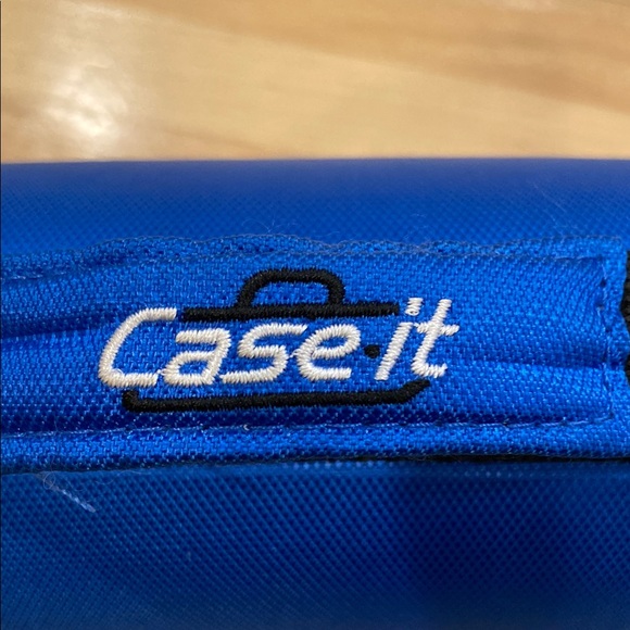 Blue and Gray Case It Binder - Picture 4 of 8